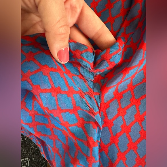 💐Miss me silk button down LS blouse. Size 8 - Picture 9 of 11